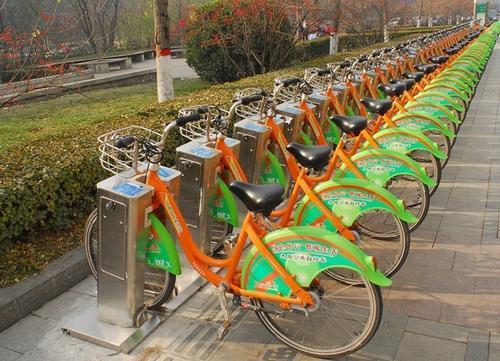 接连发生人为破坏公共自行车事件,请知情市民积极提供 破案 线索